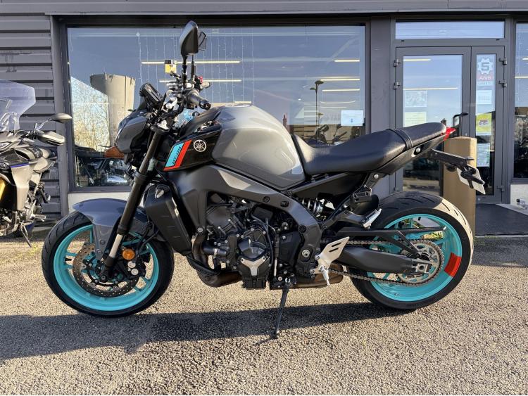 YAMAHA MT-09