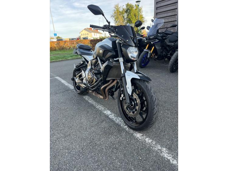 YAMAHA MT-07 (47.5CV)