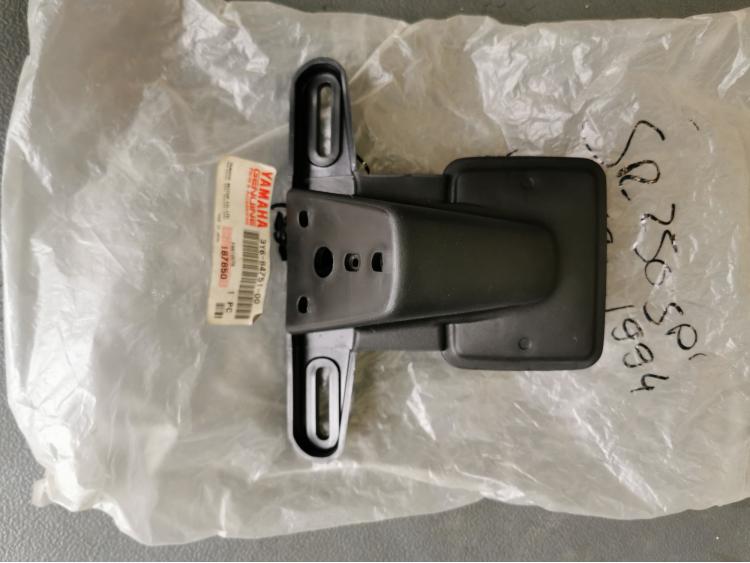 SUPPORT DE PLAQUE SR 250 1990->1994 / XJ900S 1995 